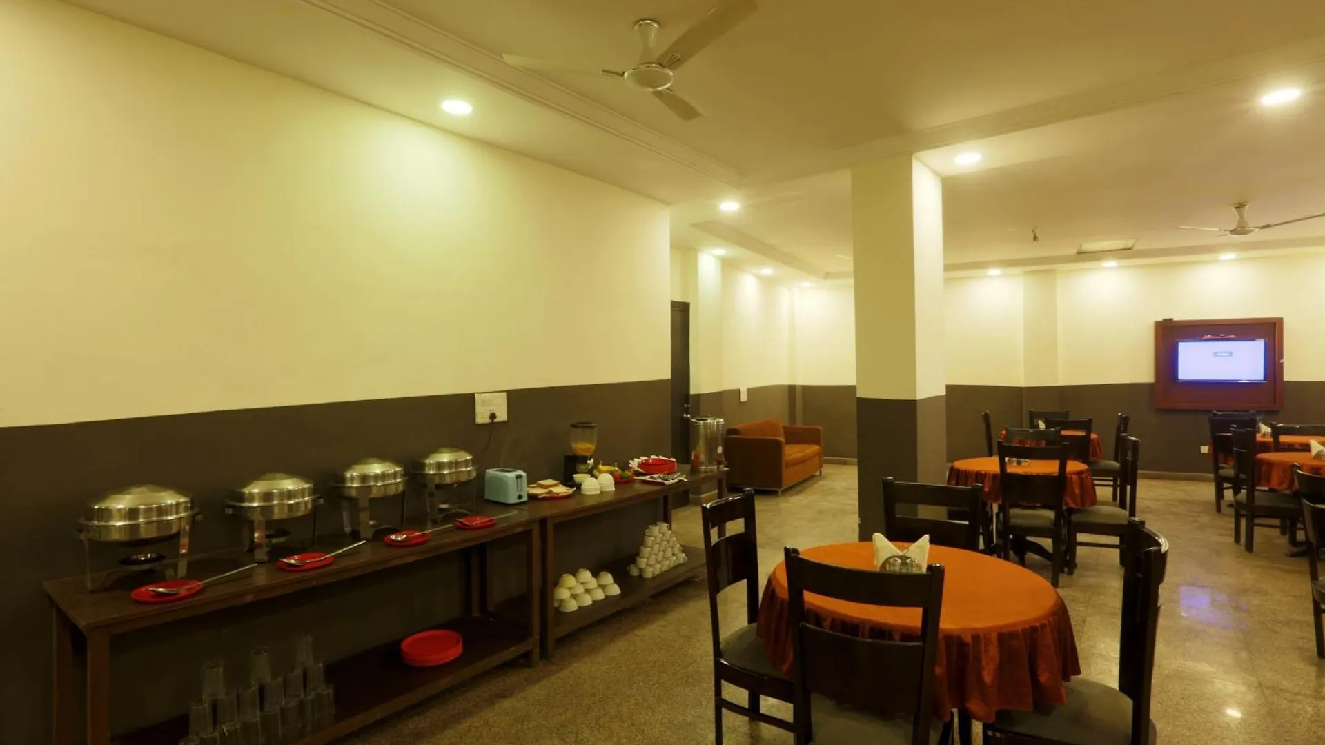 Hotel Sky Plaza At Delhi Airport New Delhi Bed & Breakfast